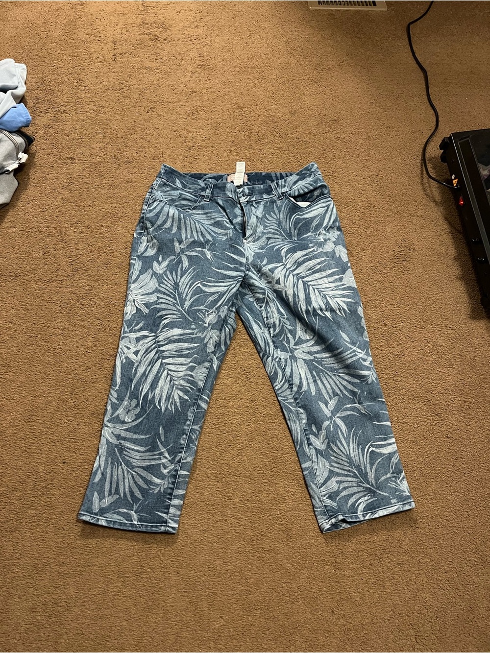 Chico's Blue and White Palm-Leaf Capri Pants